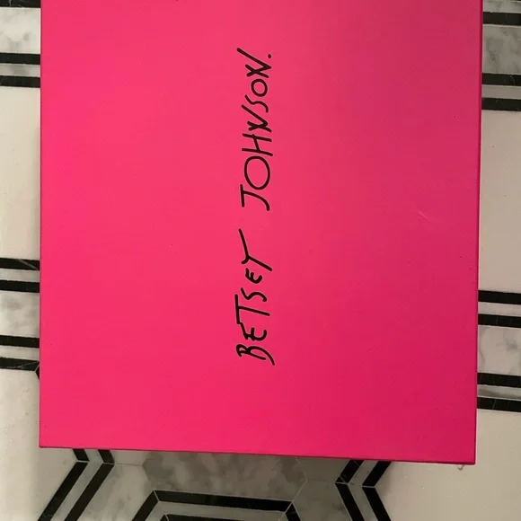 BETSY JOHNSON LEOPARD POM PUMPS - Picture 4 of 7